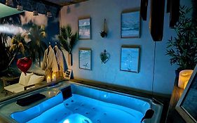 Les Spas de la Mer, Appart&Spa Aloha, 100m de la plage, Plein cœur du Grau